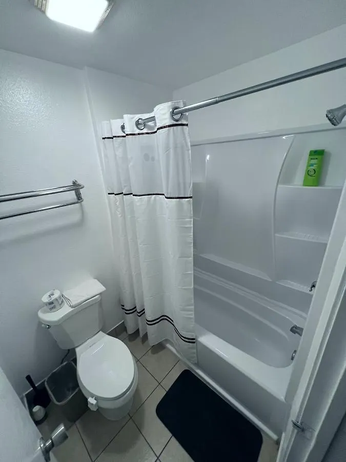 Bposhtels Charlotte Hostel 0*,