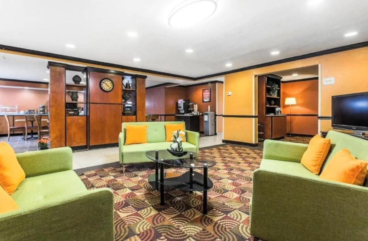 Bposhtels Charlotte Hostel